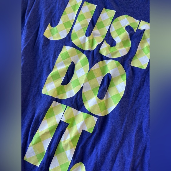 Nike women’s tee size small - Picture 2 of 3